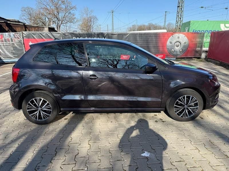 Gebraucht VW Polo Allstar 90 PS (66 kW) 2016 Grau Limousine