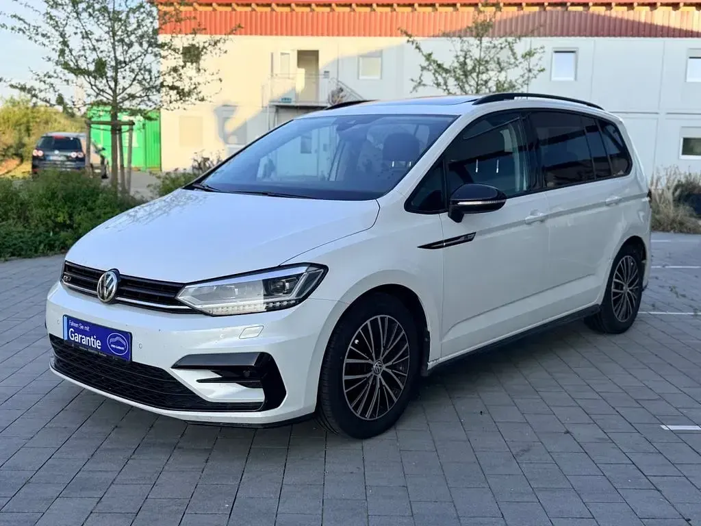 Gebraucht VW Touran Highline 190 PS (139 kW) 2018 Weiß Van / Kleinbus
