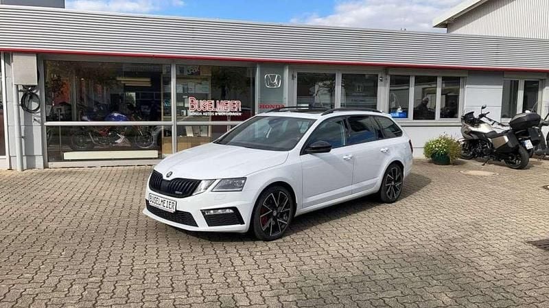 Weiss Gebraucht 2020 Skoda Octavia RS Kombi | 24.990 € (Superpreis) - Bild 1/4