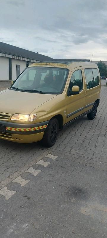 Andere farben Gebraucht 1999 Citroën Berlingo Van / Kleinbus | 999 € (Fairer Preis) - Bild 1/4