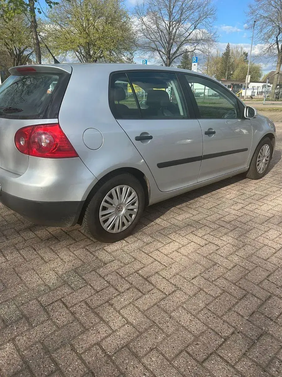 Gebraucht VW Golf IV Comfortline 75 PS (55 kW) 2005 Silber Limousine