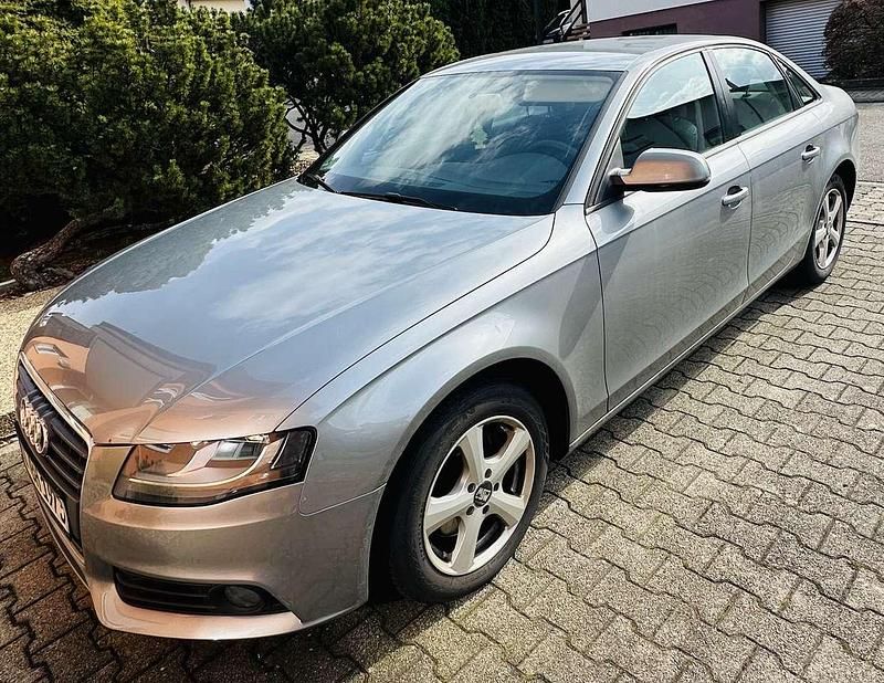 Gebraucht Audi A4 Attraction 120 PS (88 kW) 2010 Grau Limousine