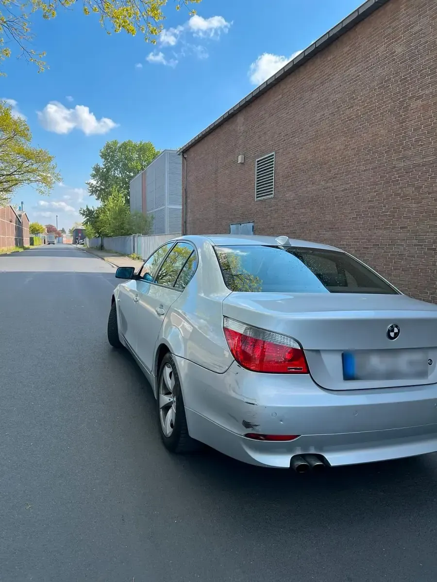 Second-hand BMW 525 218 CP (160 kW) 2006 Gri Berlinǎ