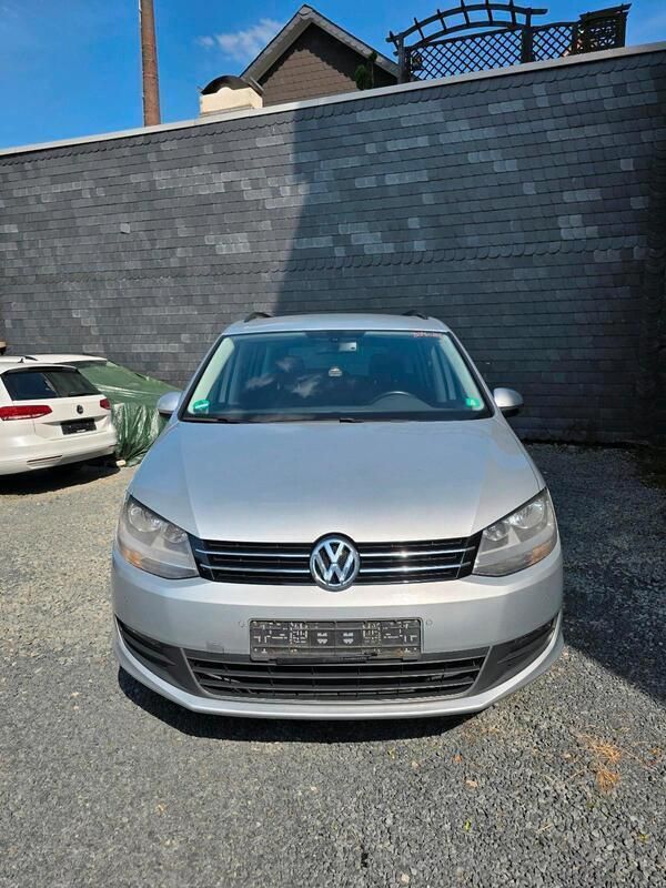 Silber Gebraucht 2013 VW Sharan Van / Kleinbus | 13.900 € (Etwas zu teuer) - Bild 1/4