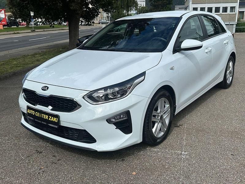 Weiß Gebraucht 2021 Kia Ceed Kleinwagen | 16.950 € (Guter Preis) - Bild 1/4