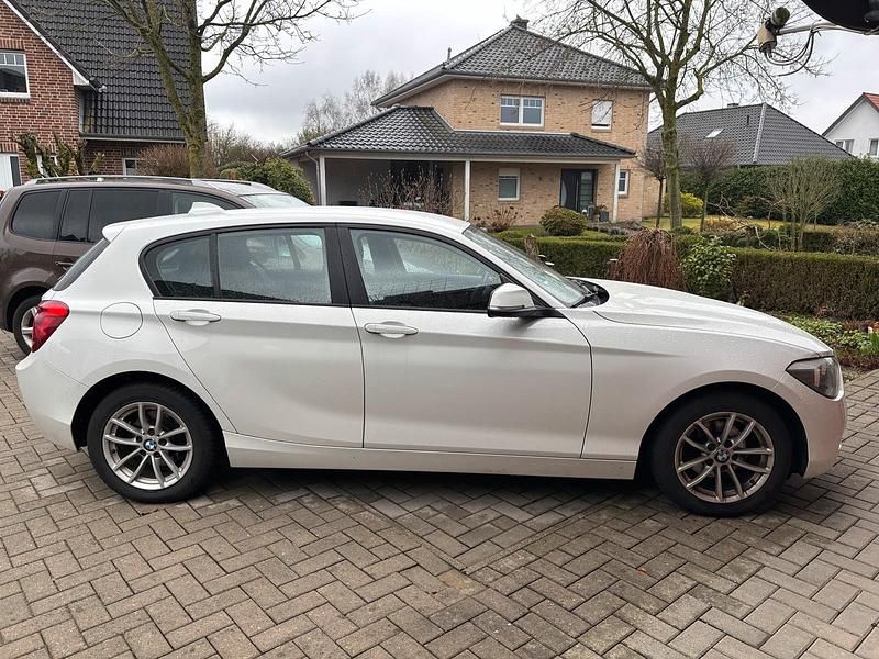 Gebraucht BMW 114 102 PS (75 kW) 2013 Weiß Kleinwagen