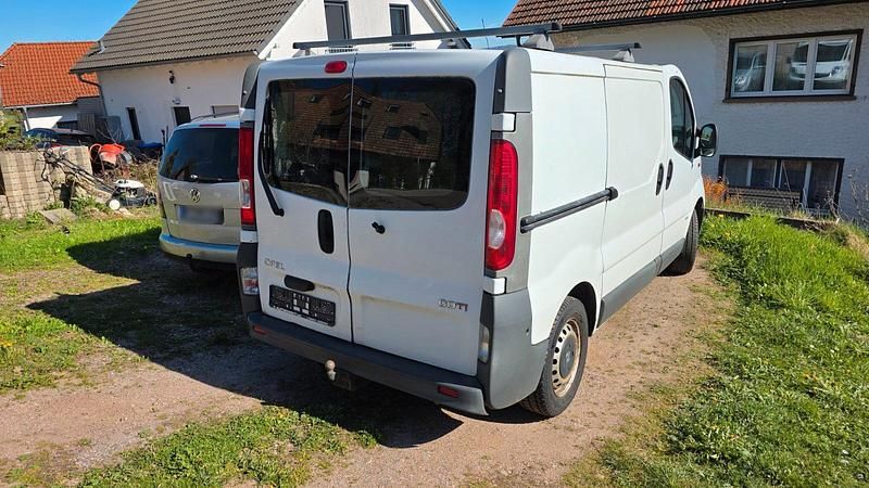 Gebraucht Opel Vivaro 114 PS (83 kW) 2007 Weiß Van / Kleinbus