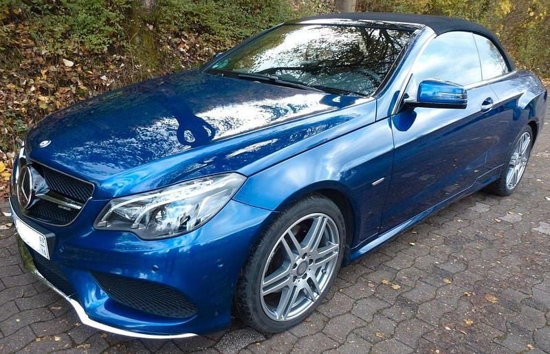 Gebraucht Mercedes E220 AMG 170 PS (125 kW) 2016 Blau Cabrio