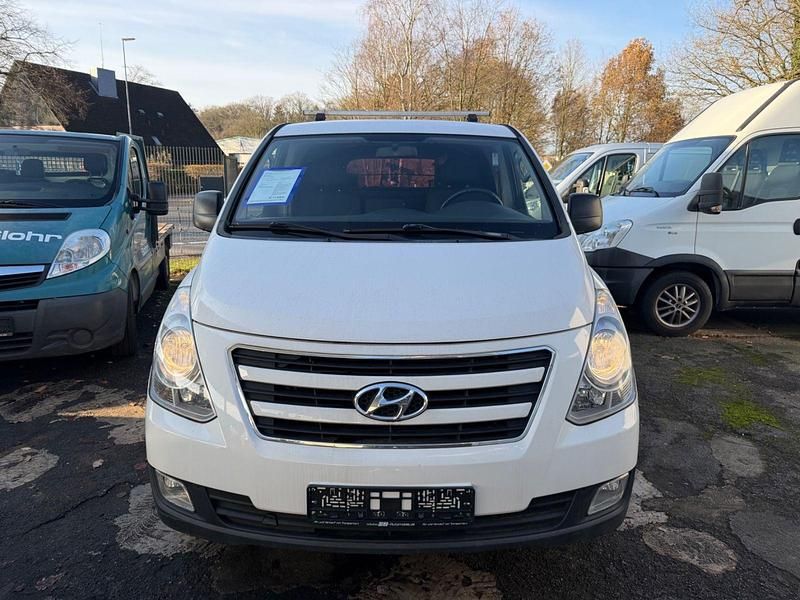 Gebraucht Hyundai H-1 116 PS (85 kW) 2017 Weiß Van / Kleinbus