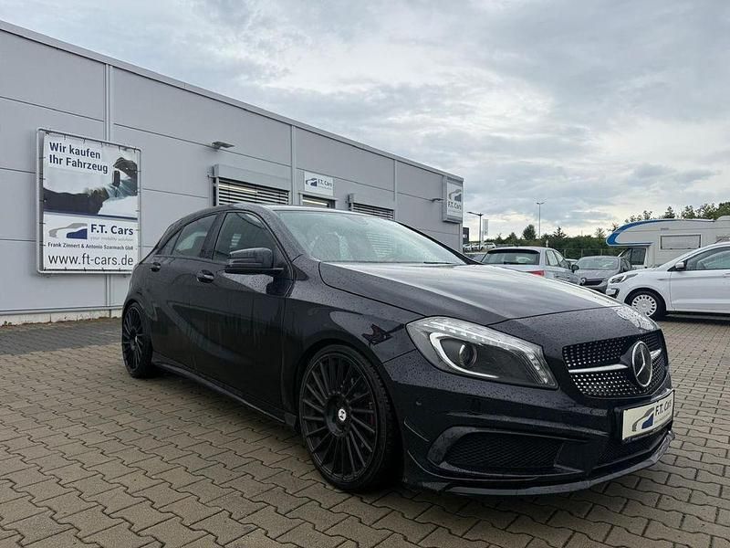 Schwarz Gebraucht 2015 Mercedes A200 Limousine | 13.980 € (Guter Preis) - Bild 1/4