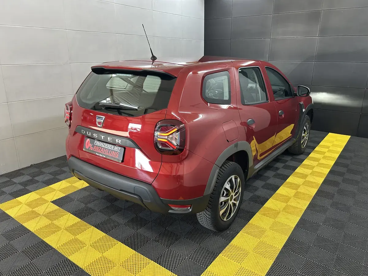 Używany Dacia Duster Acces 92 KM (67 kW) 2022 Czerwony SUV