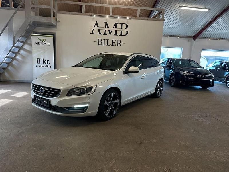 Gebraucht Volvo V60 230 PS (169 kW) 2015 Weiß Kombi