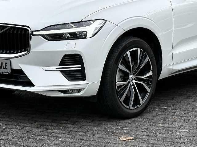 Gebraucht Volvo XC60 Core 197 PS (144 kW) 2024 Crystal white (metallic) SUV