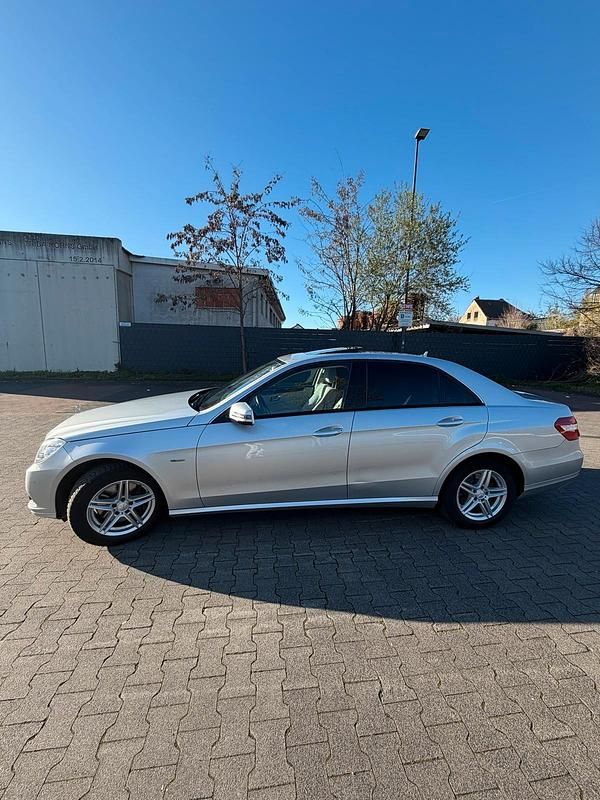 Gebraucht Mercedes E350 292 PS (214 kW) 2009 Silber Limousine