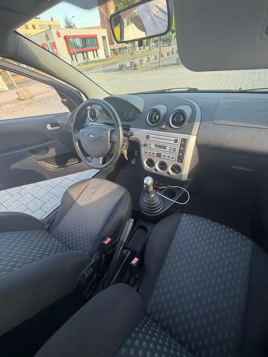 Gebraucht Ford Fiesta 60 PS (44 kW) 2005 Schwarz Kleinwagen