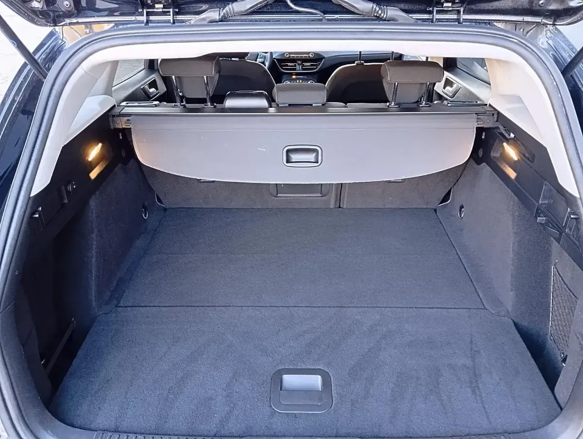 Gebraucht Ford Focus Cool & Connect 125 PS (91 kW) 2022 Schwarz Kombi