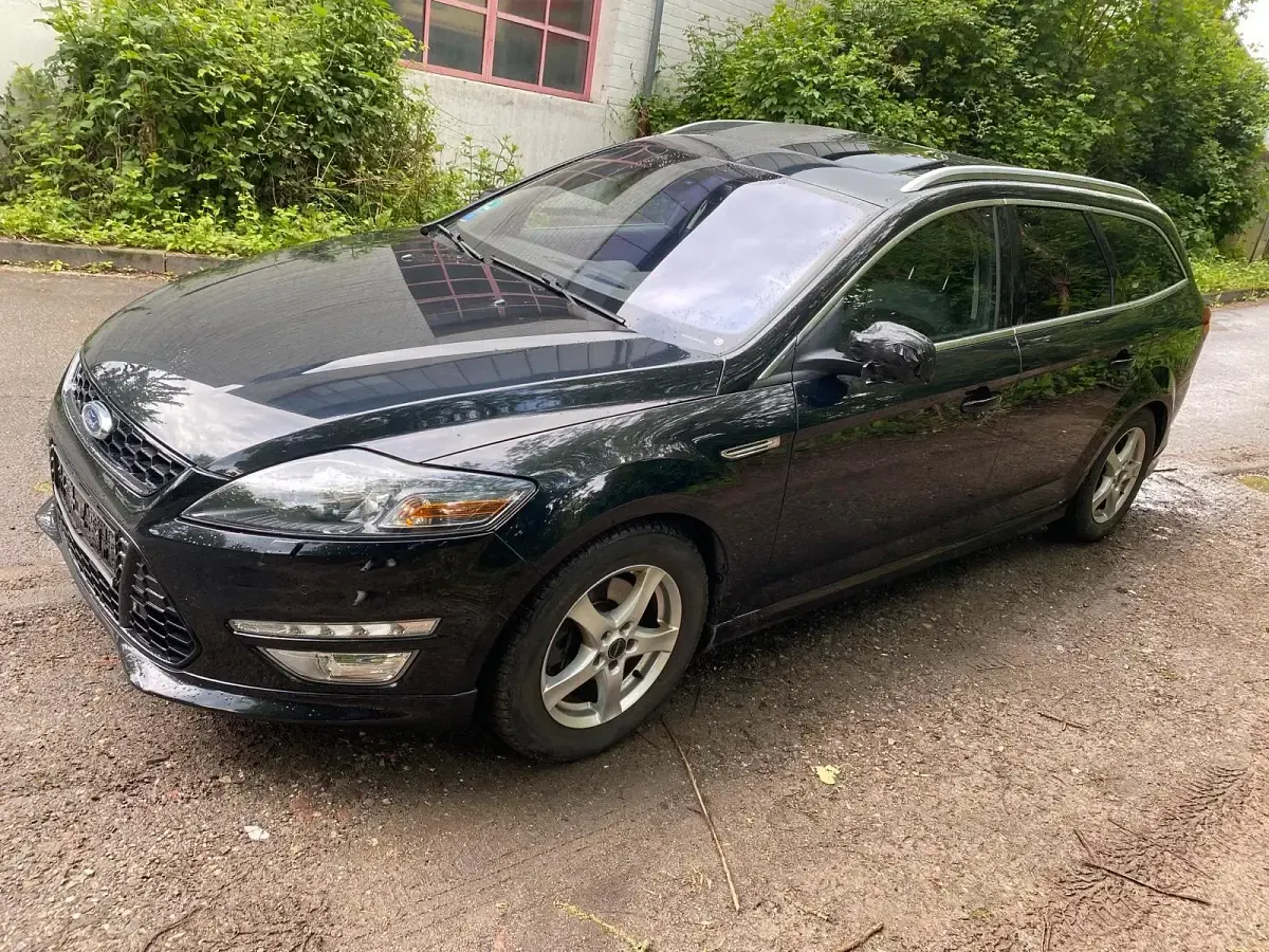 Gebraucht Ford Mondeo Titanium S 140 PS (102 kW) 2013 Schwarz Kombi