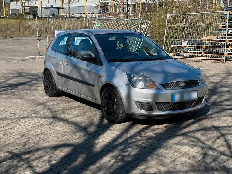 Gebraucht Ford Fiesta 70 PS (51 kW) 2006 Grau Kleinwagen