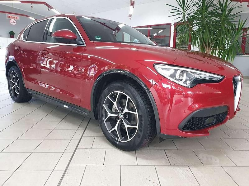 Rosso competizione mehrschicht Gebraucht 2020 Alfa Romeo Stelvio Lusso SUV | 27.490 € (Fairer Preis) - Bild 1/4
