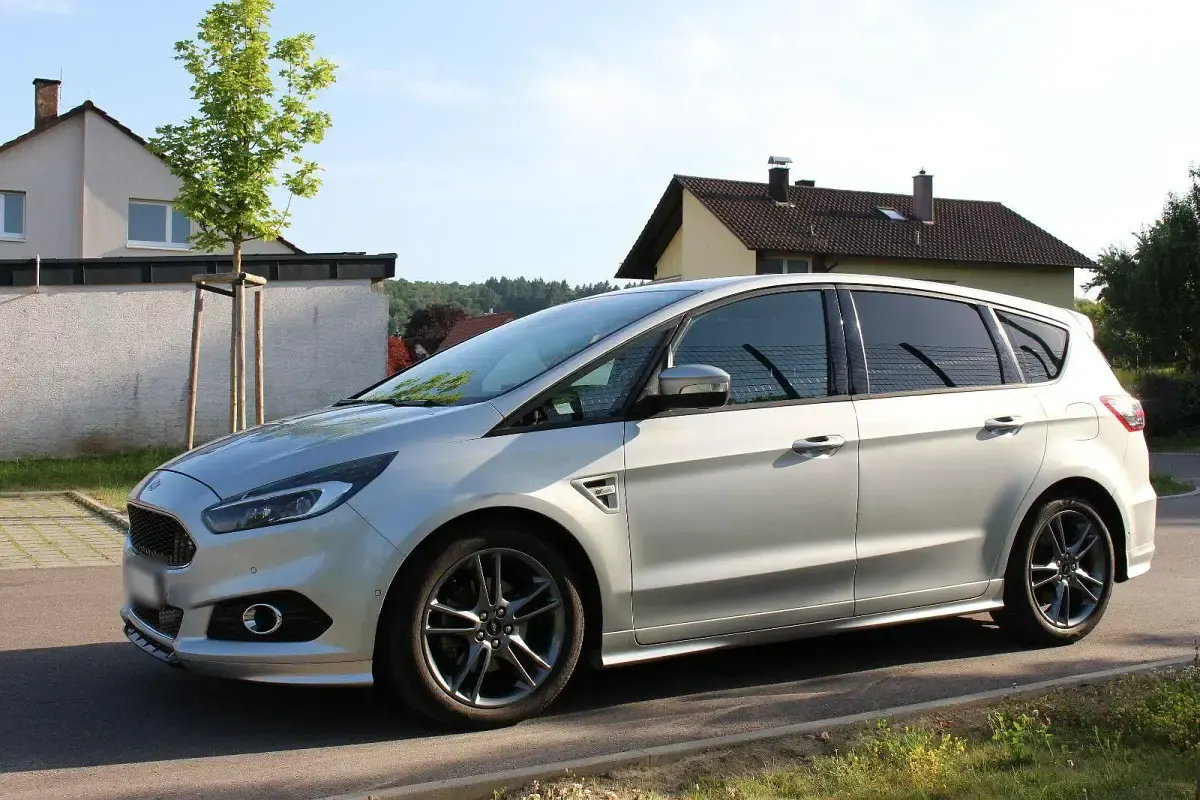 Gebraucht Ford S-MAX ST-Line 241 PS (177 kW) 2019 Silber Van / Kleinbus