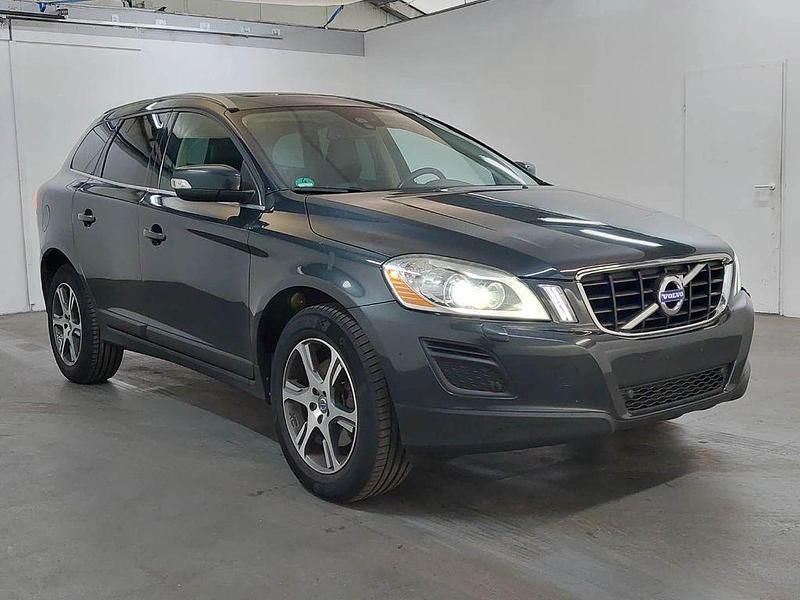 Grau Gebraucht 2012 Volvo XC60 Summum SUV | 13.990 € (Teuer) - Bild 1/4