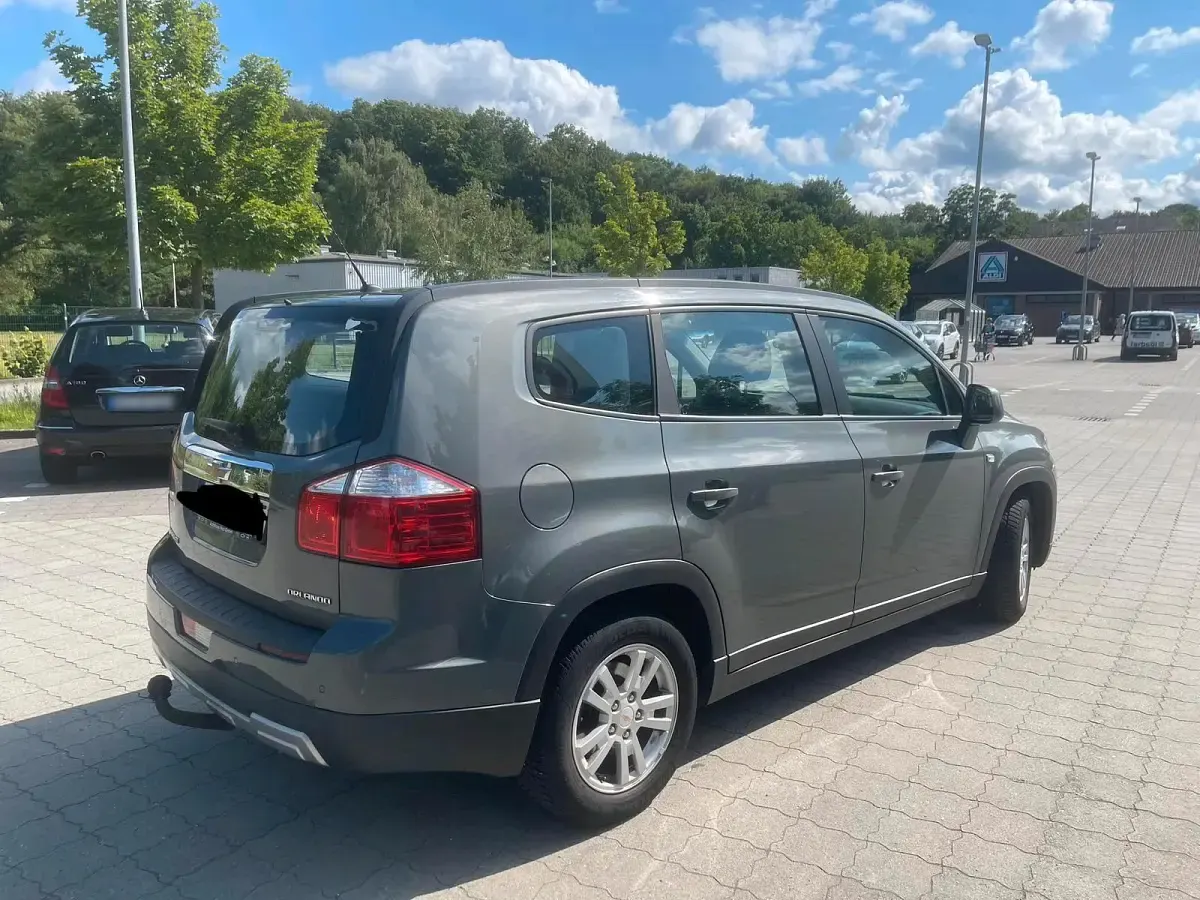 Gebraucht Chevrolet Orlando 163 PS (119 kW) 2012 Grau Van / Kleinbus