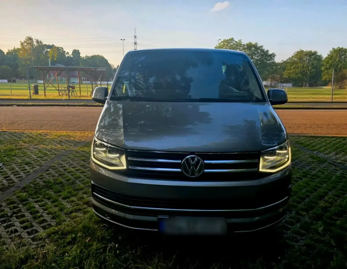 Gebraucht VW Caravelle Highline 204 PS (150 kW) 2017 Beige Van
