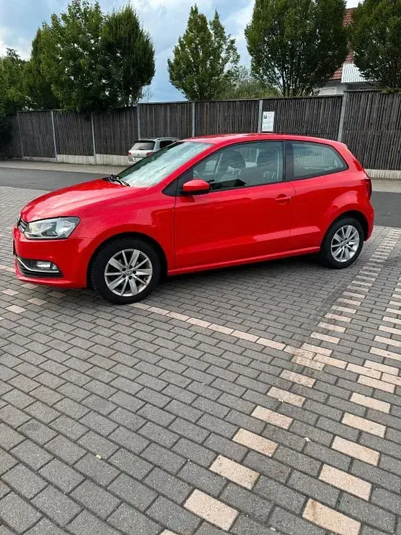 Gebraucht VW Polo Comfortline 75 PS (55 kW) 2016 Rot Kleinwagen