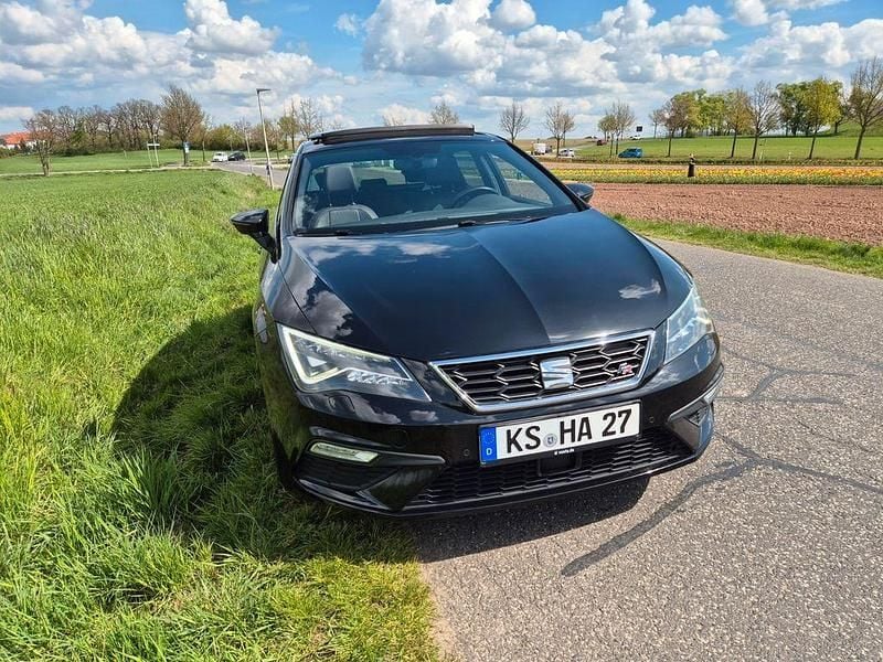 Second-hand Seat Leon FR 179 CP (131 kW) 2017 Negru Berlinǎ