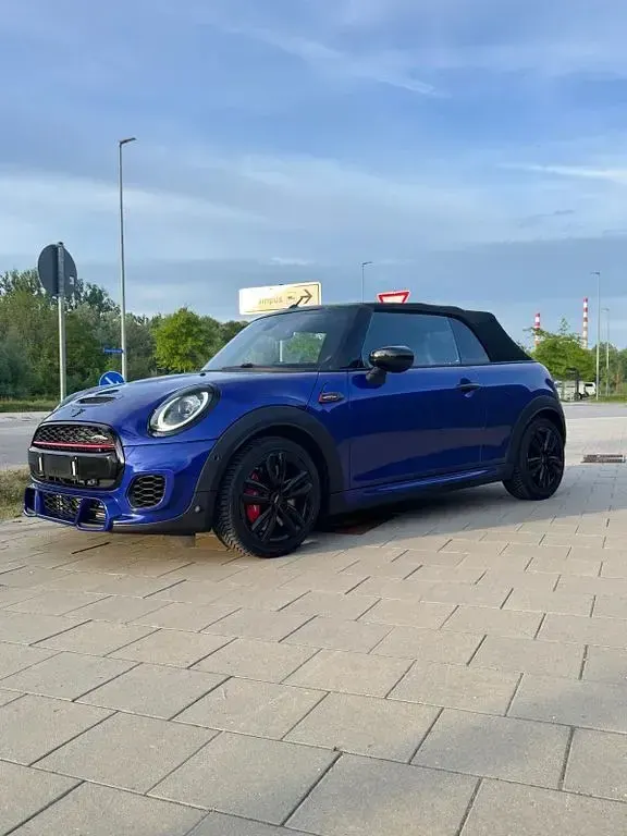 Używany Mini John Cooper Works 231 KM (169 kW) 2019 Niebieski Hatchback