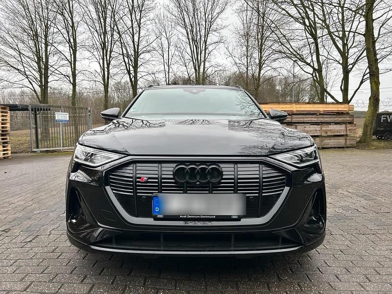 Schwarz Gebraucht 2021 Audi e-tron SUV | 44.500 € (Fairer Preis) - Bild 1/4