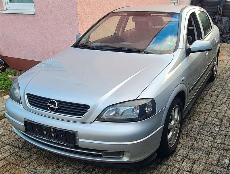 Silber Gebraucht 2003 Opel Astra Limousine | 1.950 € (Fairer Preis) - Bild 1/4