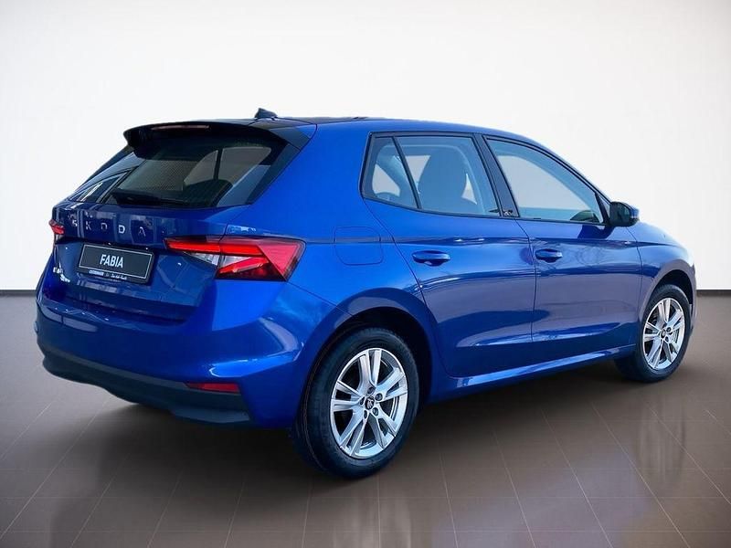 Neu Skoda Fabia Selection 116 PS (85 kW) 2025 Raceblau Limousine