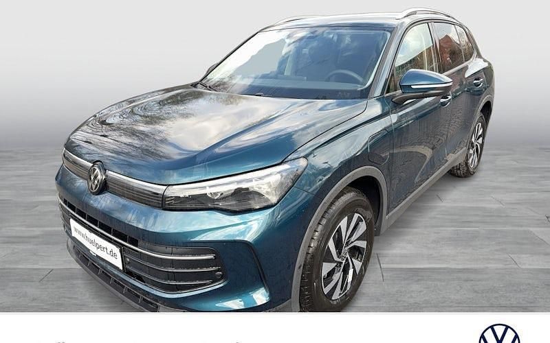 Neu VW Tiguan Life 204 PS (150 kW) 2026 Nightshade blue metallic SUV