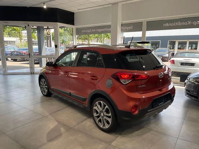 Gebraucht Hyundai i20 Active 120 PS (88 kW) 2016 Orange Kleinwagen