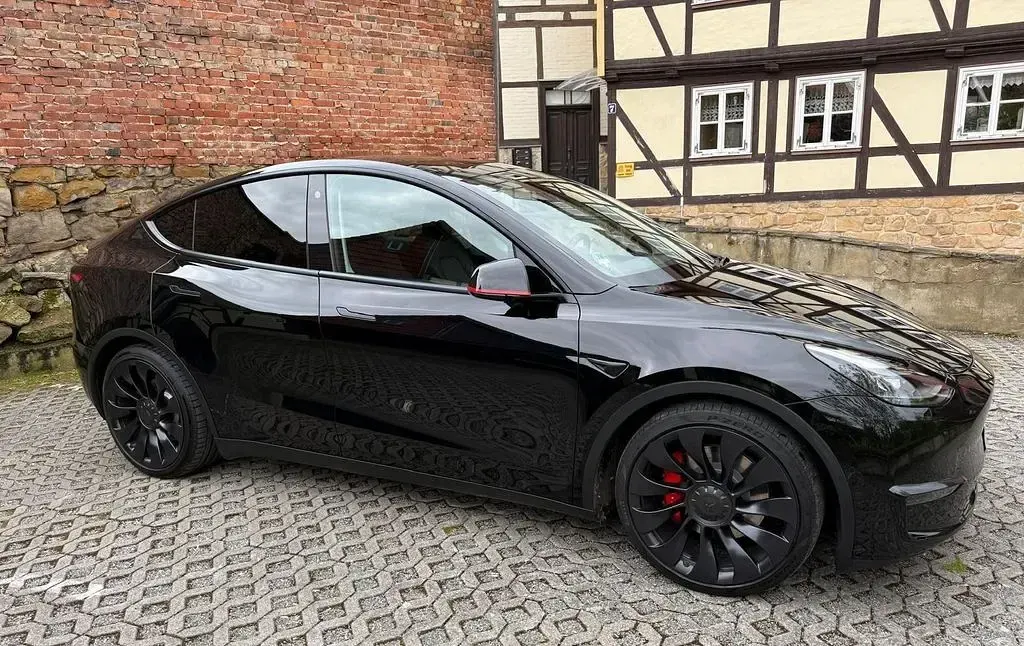 Usata Tesla Model Y Performance 320 kW (436 CV) 2022 Nero SUV