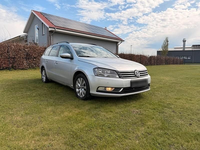 Gebraucht VW Passat 140 PS (102 kW) 2013 Silber Kombi