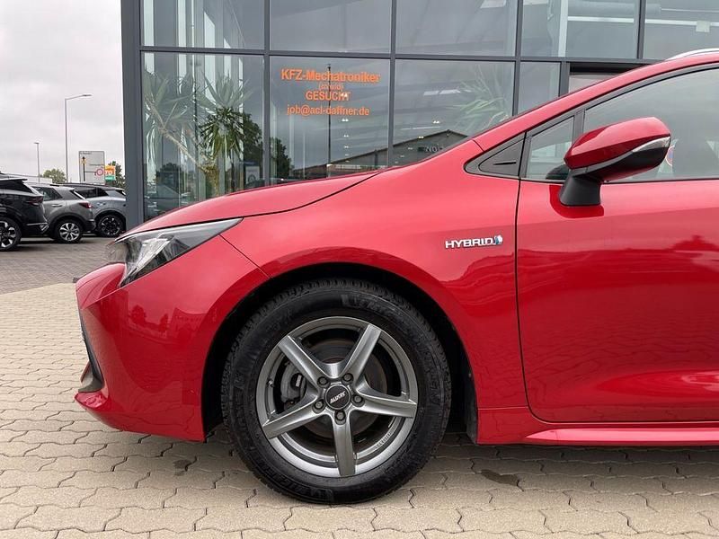 Gebraucht Toyota Corolla Hybrid 98 PS (72 kW) 2019 Rot Kombi
