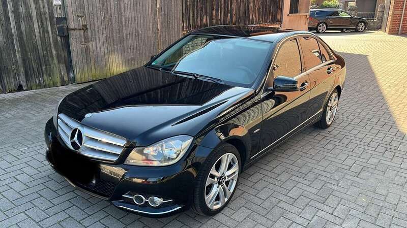 Gebraucht 2012 Mercedes C220 Avantgarde Limousine | 8.570 € (Teuer) - Bild 1/4