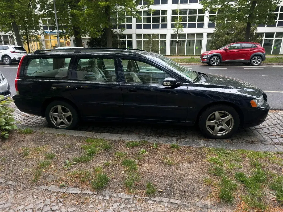 Gebraucht Volvo V70 185 PS (136 kW) 2007 Blau Kombi