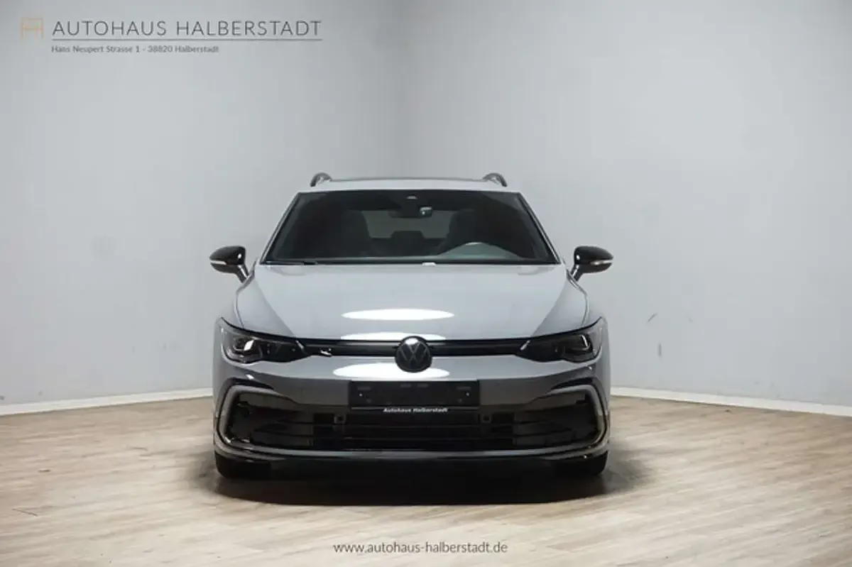 Gebraucht VW Golf VIII R-line 190 PS (139 kW) 2023 Mondsteingrau Kombi