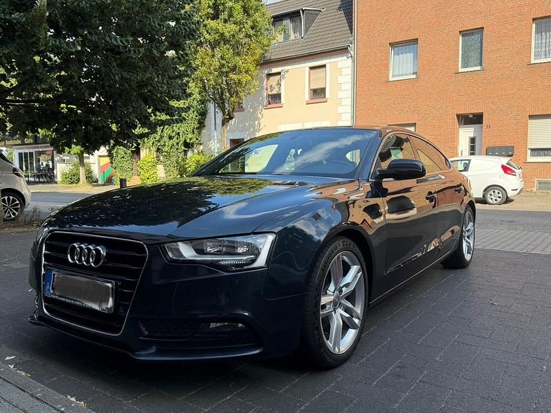 Blau Gebraucht 2015 Audi A5 Sportback S-Line Kleinwagen | 12.690 € - Bild 1/4