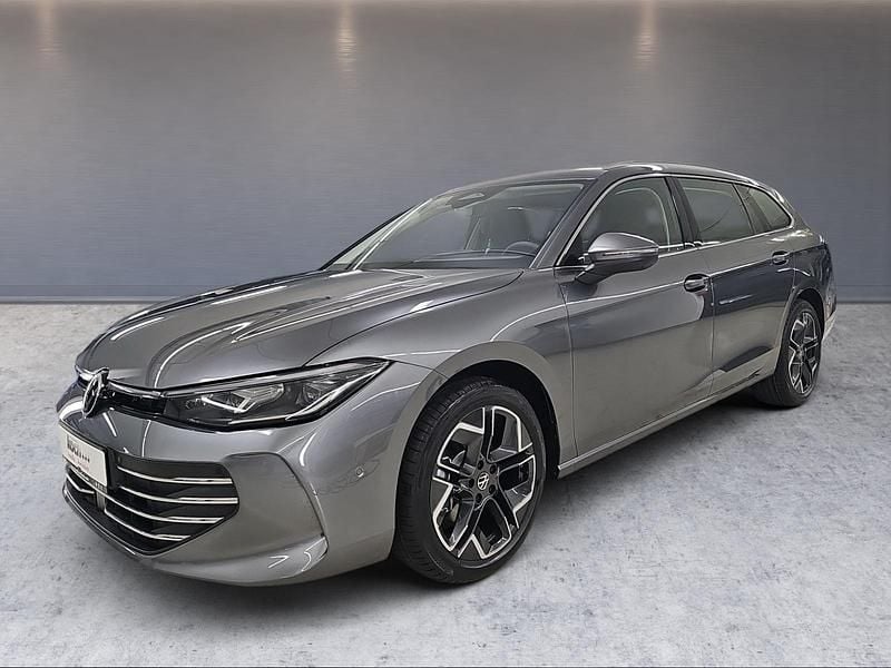 Gebraucht VW Passat IQ Drive 150 PS (110 kW) 2024 Grau Kombi