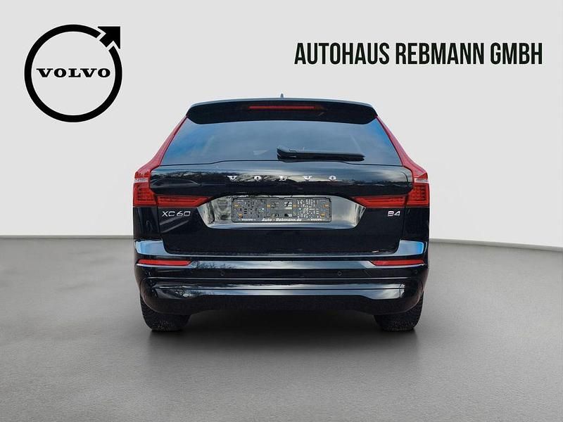 Gebraucht Volvo XC60 Core 197 PS (144 kW) 2023 Schwarz SUV