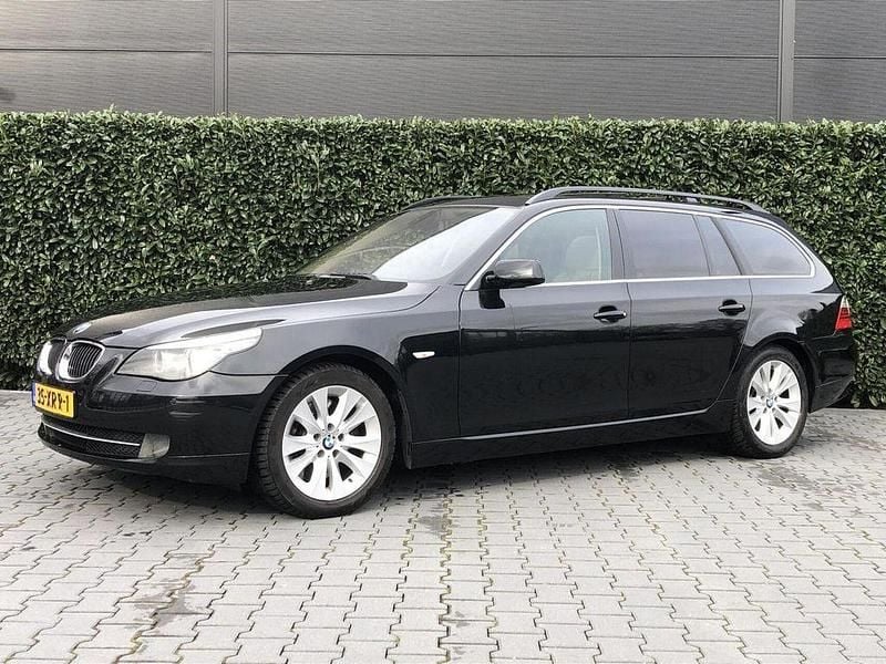 Gebraucht BMW 530 272 PS (200 kW) 2008 Schwarz Kombi