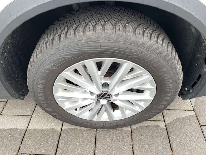 Gebraucht VW T-Roc 150 PS (110 kW) 2023 Weiß SUV
