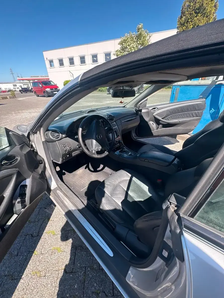 Gebraucht Mercedes CLK320 218 PS (160 kW) 2002 Silber Cabrio