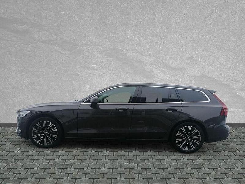 Gebraucht Volvo V60 Plus 253 PS (186 kW) 2022 Platinum grey metallic Kombi