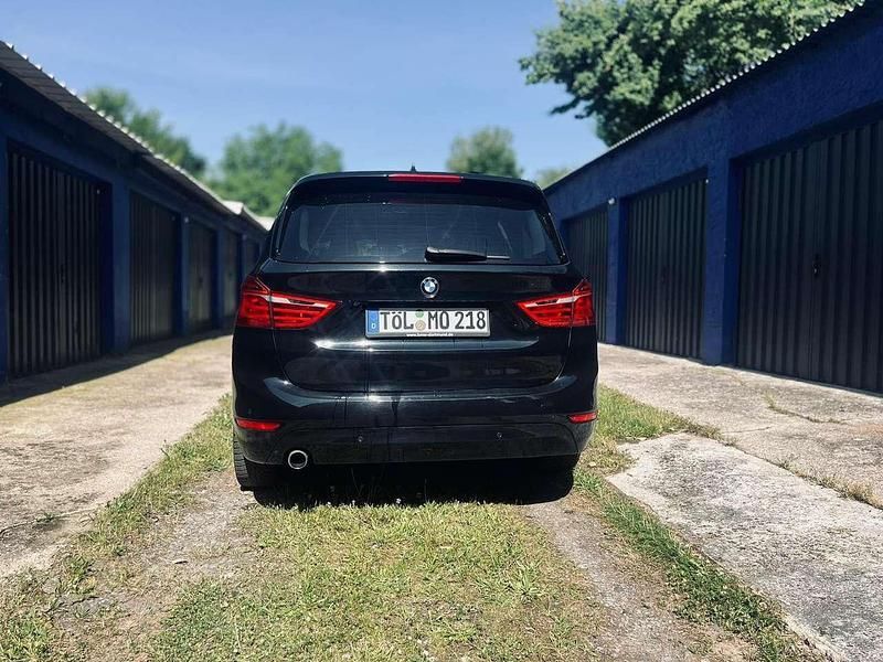 Gebraucht 2015 BMW 218 Gran Tourer Sport Line Van / Kleinbus | 7.500 € (Etwas zu teuer) - Bild 1/4