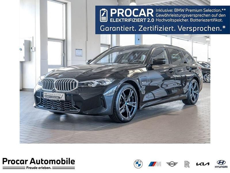 Schwarz Gebraucht 2022 BMW 320e M Sport Kombi | 32.890 € (Etwas zu teuer) - Bild 1/4